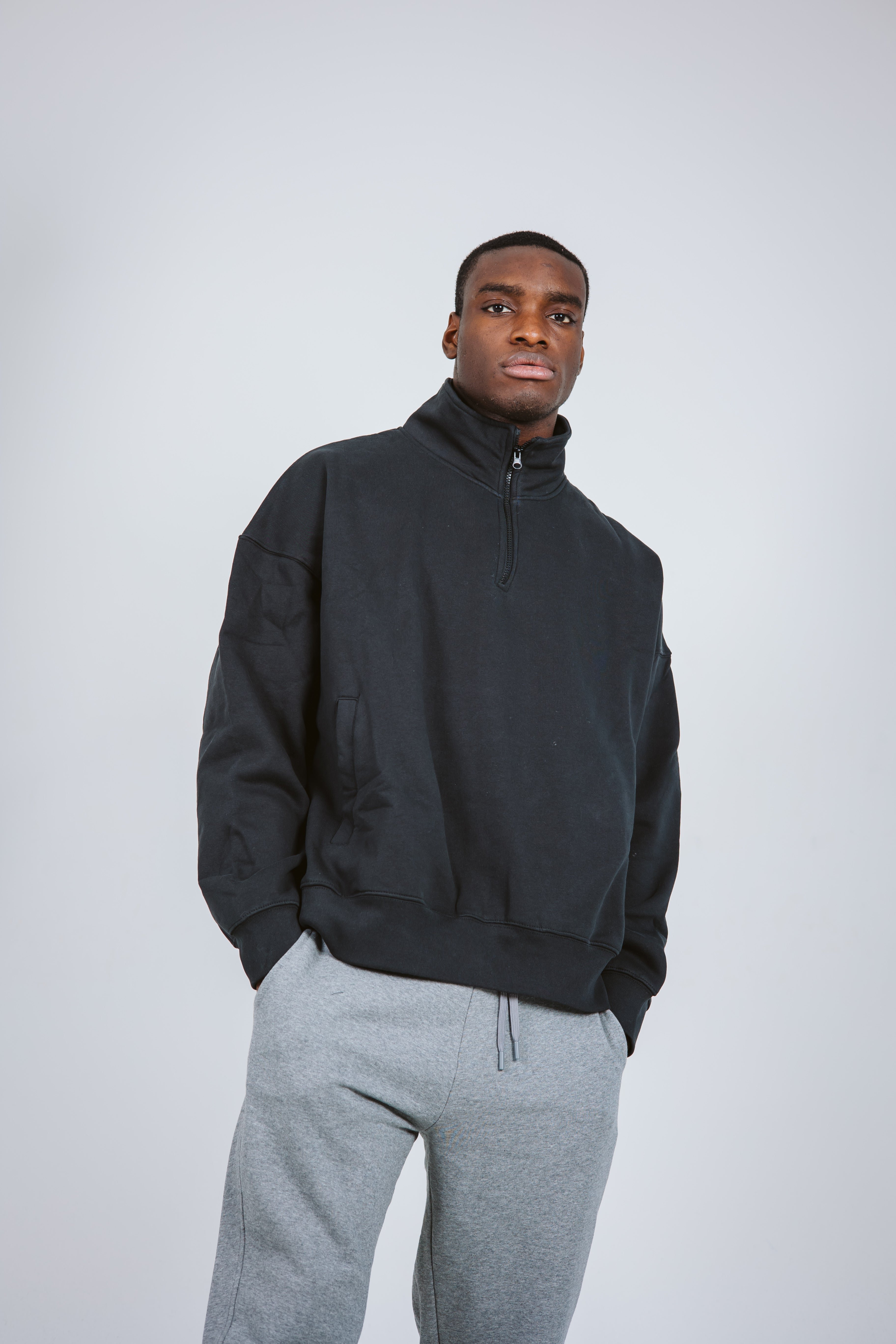 epine é frill zip sweat blouson é frill zip sweat blouson エピヌ epine - メルカリ